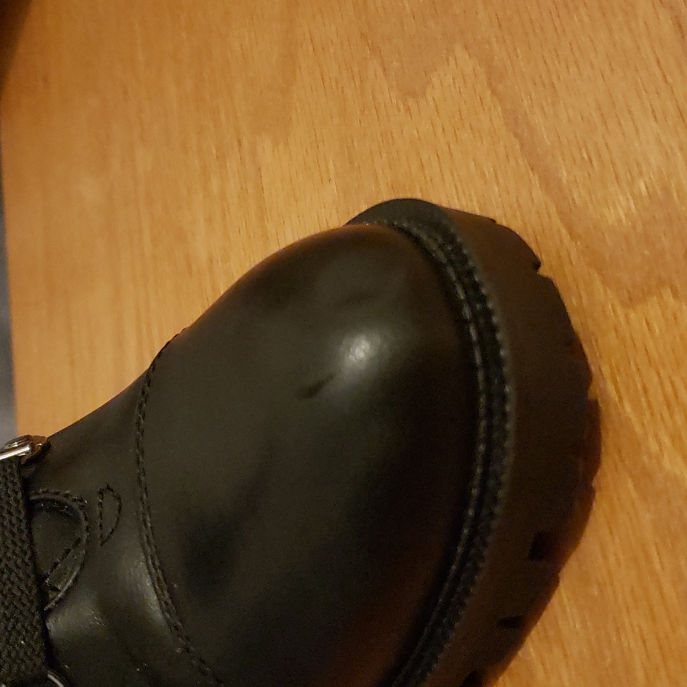 New Guess Booties - Picture 3 of 3